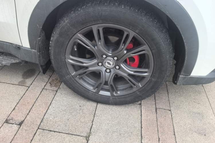 Used Dongfeng Fengon 580 2017 1.5T CVT Smart Connectivity Model Right Front Wheel Hub