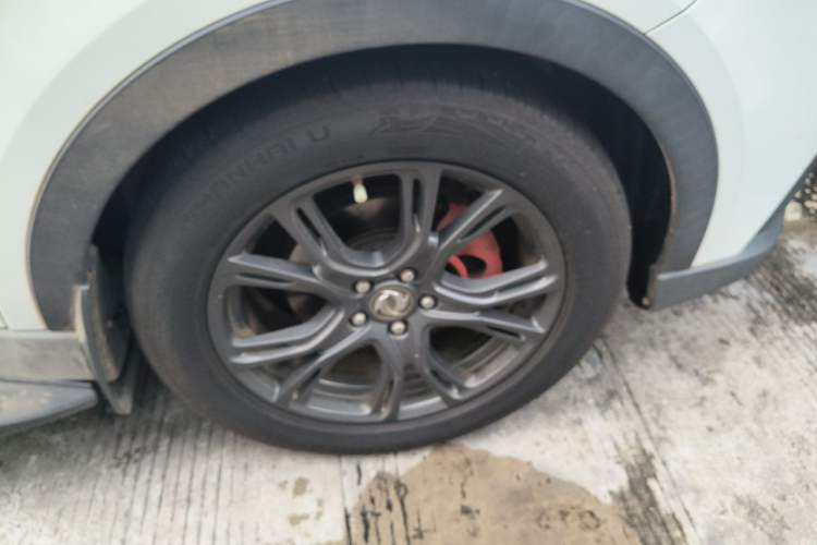Used Dongfeng Fengon 580 2017 1.5T CVT Smart Connectivity Model Right Front Wheel Hub