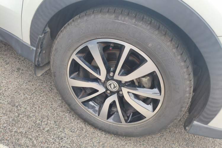 Used Dongfeng Fengon 580 2017 Revised Version 1.5T CVT Luxury Edition Right Front Wheel Hub