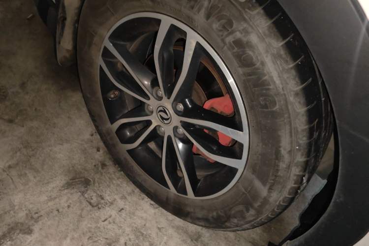 Used Dongfeng Fengon 580 2017 1.5T CVT Smart Style Model Right Front Wheel Hub
