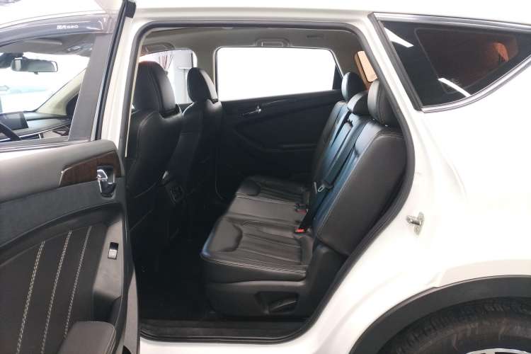 Used Dongfeng Fengon 580 2017 1.5T CVT Smart Style Model Right Rear Seat
