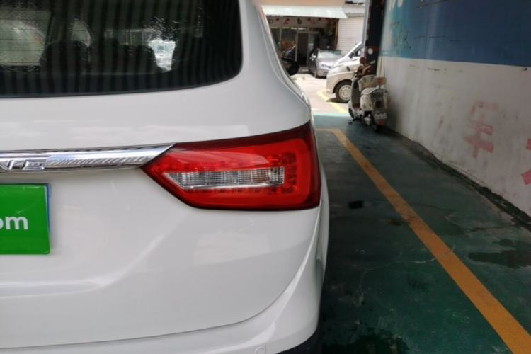 Used Dongfeng Fengon 580 2017 1.5T CVT Luxury Model Right Rear Taillight