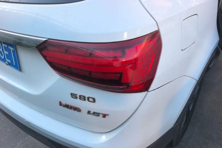 Used Dongfeng Fengon 580 2017 1.5T CVT Smart Style Model Right Rear Taillight