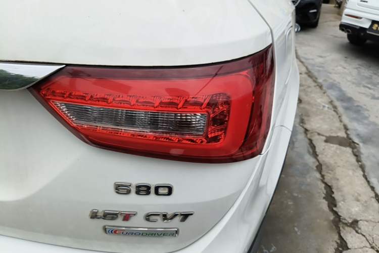 Used Dongfeng Fengon 580 2017 Revised Version 1.5T CVT Luxury Edition Right Rear Taillight