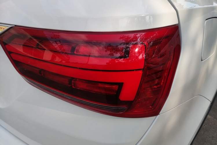Used Dongfeng Fengon 580 2017 1.5T CVT Smart Style Model Right Rear Taillight