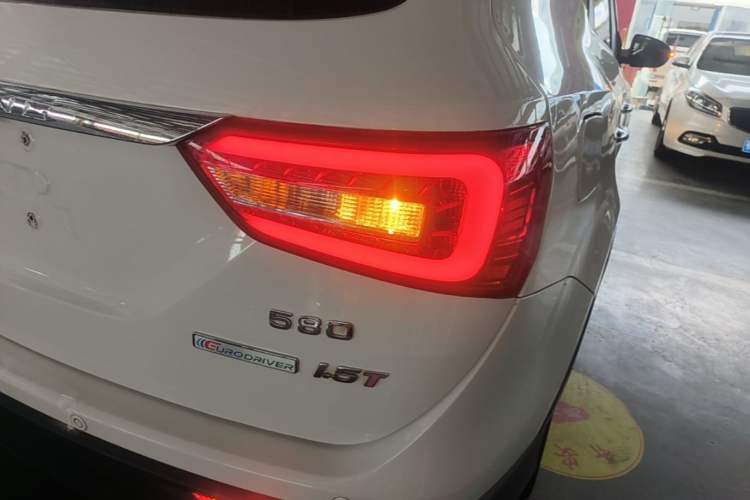 Used Dongfeng Fengon 580 2017 1.5T Manual Luxury Model Right Rear Taillight
