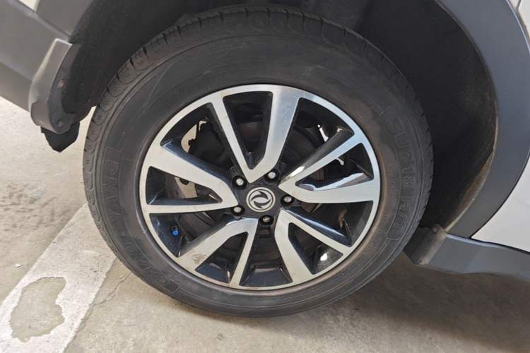 Used Dongfeng Fengon 580 2017 1.5T Manual Luxury Model Right Rear Wheel Hub