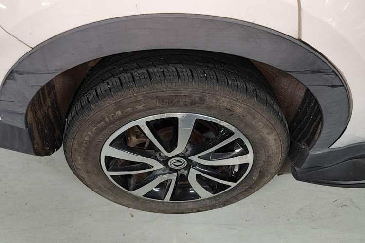 Used Dongfeng Fengon 580 2017 1.5T Manual Luxury Model Right Rear Wheel Hub