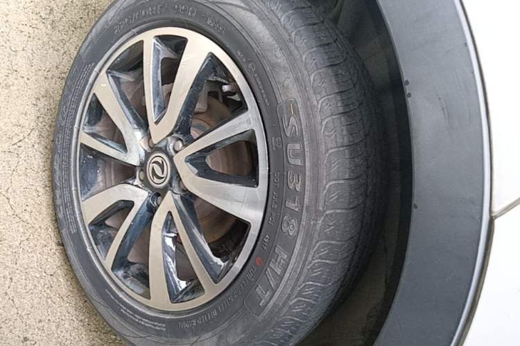 Used Dongfeng Fengon 580 2017 Revised Version 1.5T CVT Luxury Edition Right Rear Wheel Hub