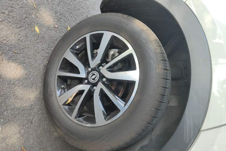 Used Dongfeng Fengon 580 2017 1.5T CVT Luxury Model Right Rear Wheel Hub