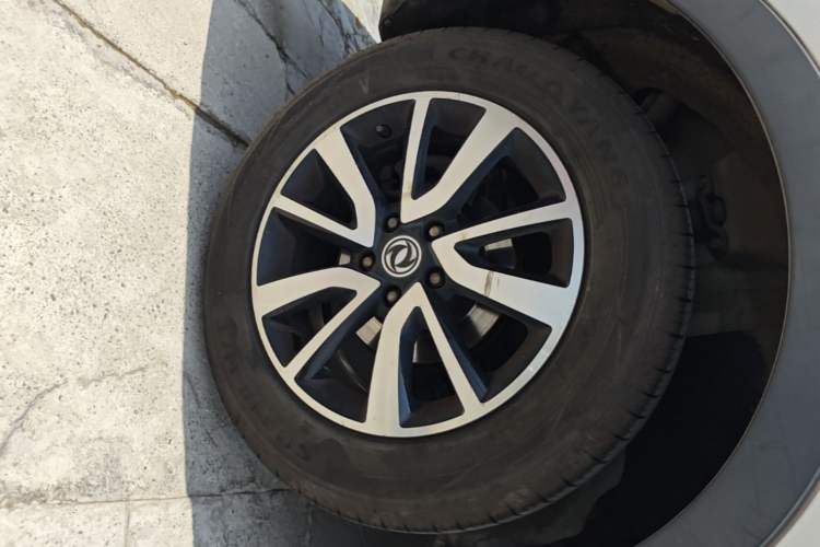 Used Dongfeng Fengon 580 2017 1.5T CVT Luxury Model Right Rear Wheel Hub