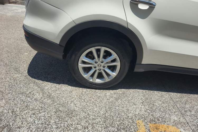 Used Dongfeng Fengon 580 2017 1.5T CVT Comfort Model Right Rear Wheel Hub