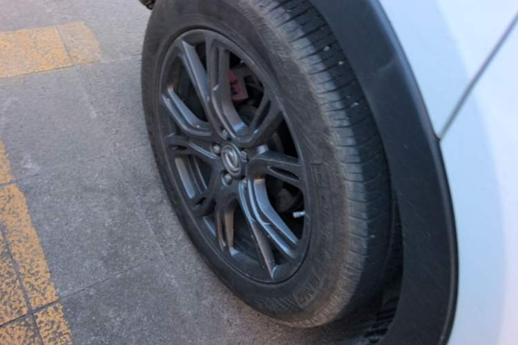Used Dongfeng Fengon 580 2017 1.5T CVT Smart Style Model Right Rear Wheel Hub
