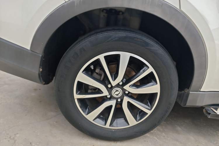 Used Dongfeng Fengon 580 2017 1.5T Manual Luxury Model Right Rear Wheel Hub