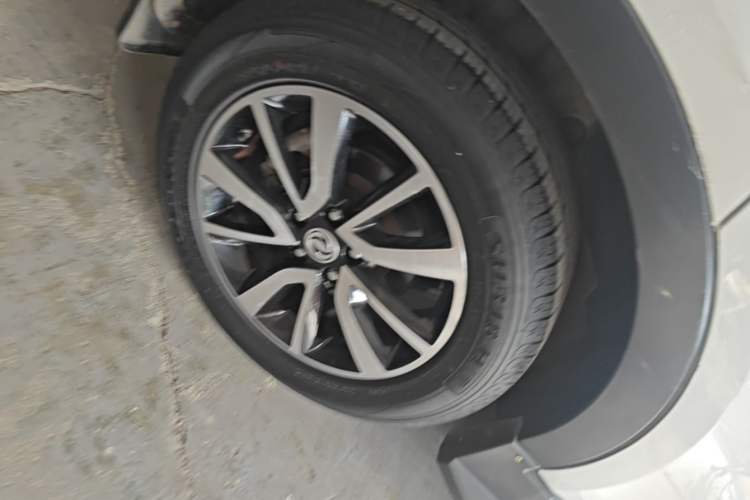 Used Dongfeng Fengon 580 2017 1.5T CVT Luxury Model Right Rear Wheel Hub