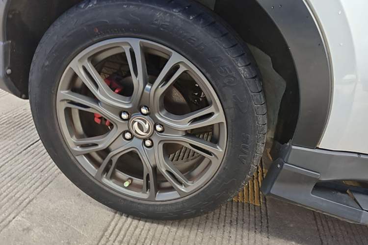 Used Dongfeng Fengon 580 2017 1.5T CVT Smart Connectivity Model Right Rear Wheel Hub