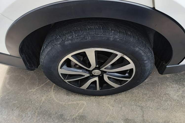 Used Dongfeng Fengon 580 2017 1.5T Manual Luxury Model Right Rear Wheel Hub
