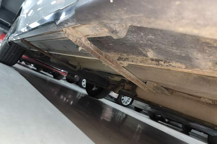 Used Dongfeng Fengon 580 2017 1.5T Manual Luxury Model Right Side Sill