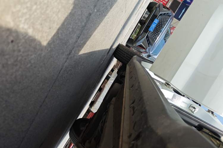 Used Dongfeng Fengon 580 2017 1.5T CVT Luxury Model Right Side Sill