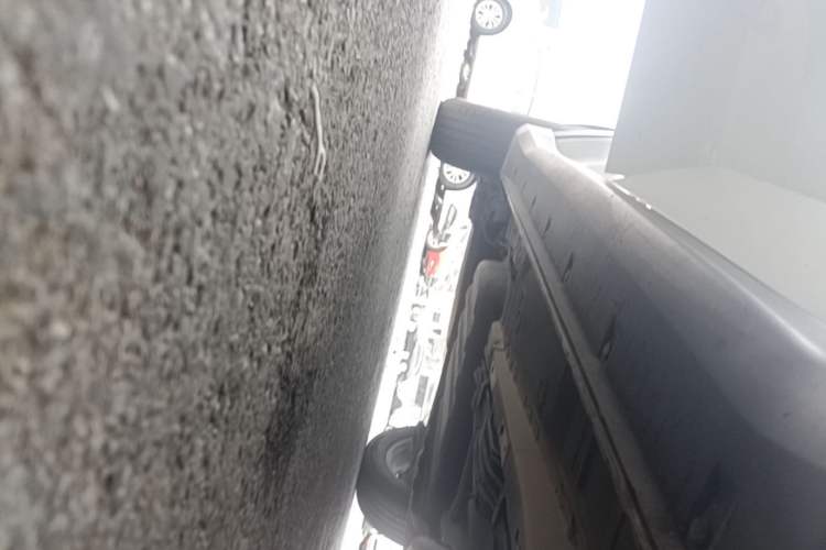 Used Dongfeng Fengon 580 2017 1.5T CVT Luxury Model Right Side Sill