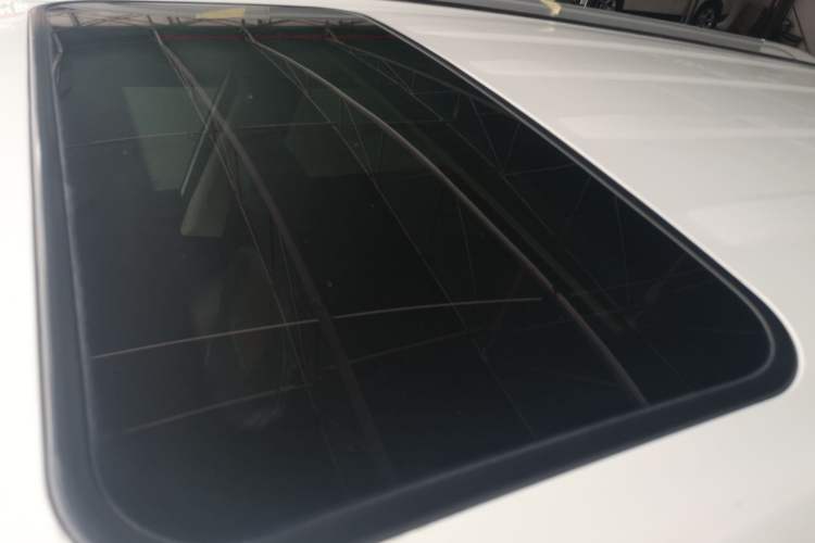 Used Dongfeng Fengon 580 2017 1.5T Manual Luxury Model Roof