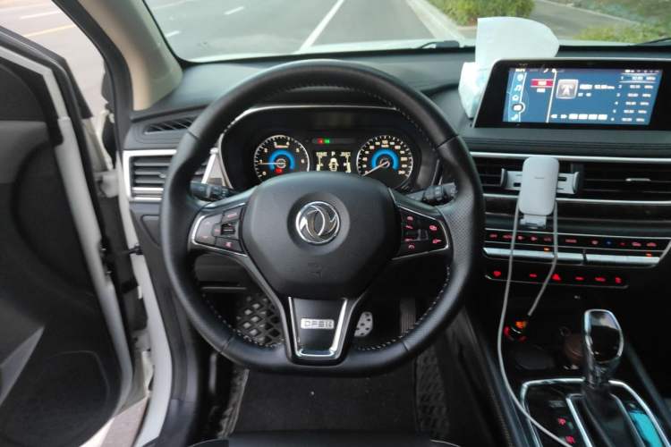 Used Dongfeng Fengon 580 2017 1.5T CVT Smart Style Model Steering Wheel