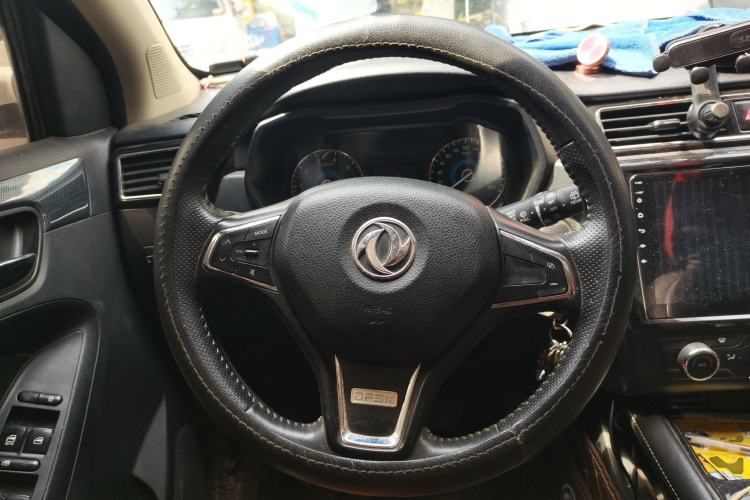 Used Dongfeng Fengon 580 2017 1.5T CVT Comfort Model Steering Wheel