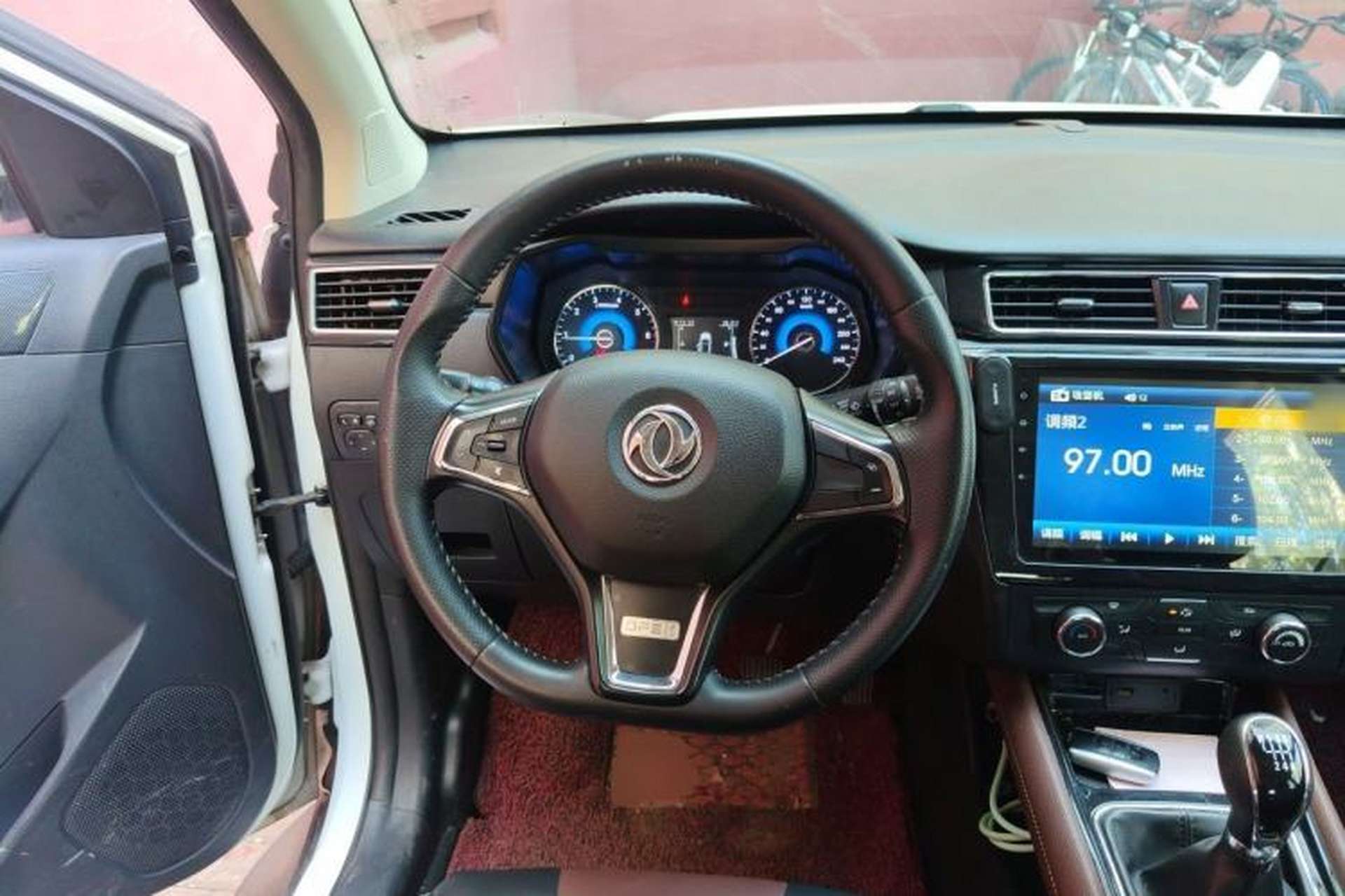Used Dongfeng Fengon 580 2017 1.5T Manual Luxury Model Steering Wheel