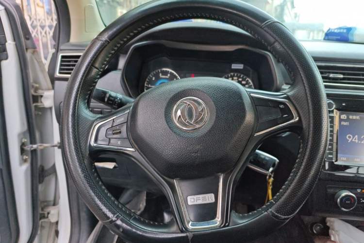Used Dongfeng Fengon 580 2017 1.8L Manual Comfort Model Steering Wheel