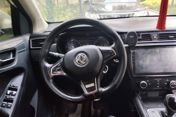 Used Dongfeng Fengon 580 2017 1.5T CVT Comfort Model Steering Wheel