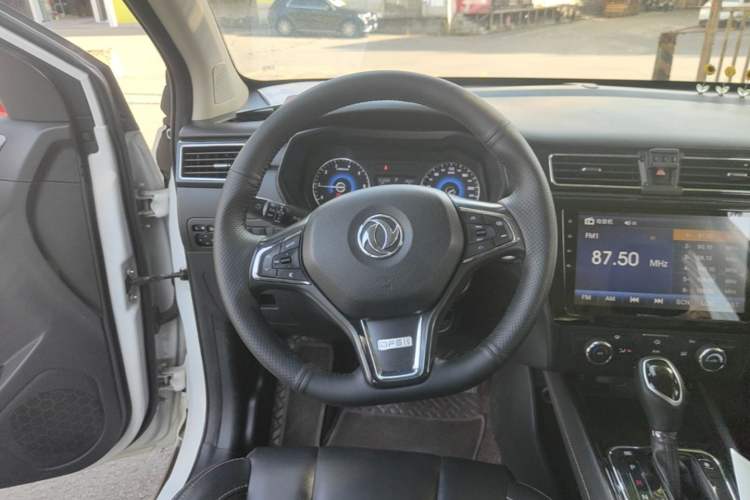 Used Dongfeng Fengon 580 2017 1.5T CVT Luxury Model Steering Wheel