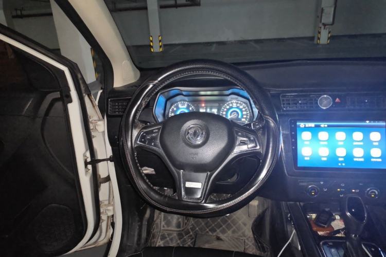 Used Dongfeng Fengon 580 2017 Revised Version 1.5T CVT Luxury Edition Steering Wheel