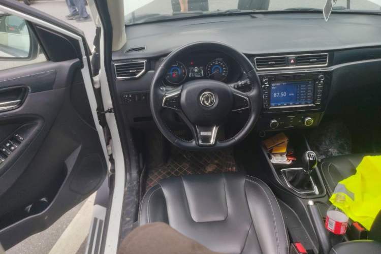 Used Dongfeng Fengon 580 2017 1.8L Manual Comfort Model Steering Wheel