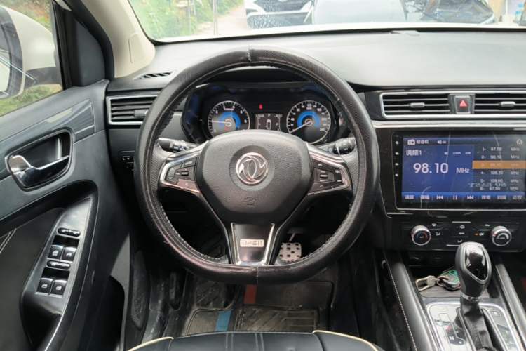 Used Dongfeng Fengon 580 2017 Revised Version 1.5T CVT Luxury Edition Steering Wheel