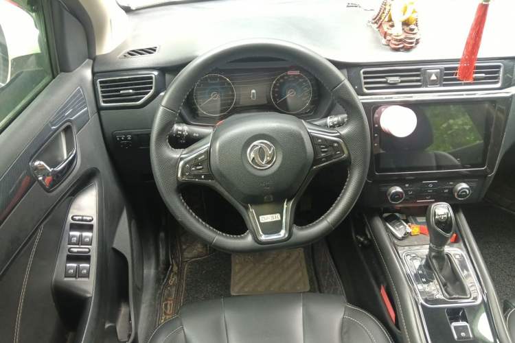 Used Dongfeng Fengon 580 2017 Revised Version 1.5T CVT Luxury Edition Steering Wheel