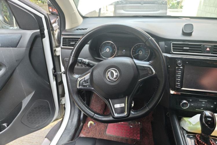 Used Dongfeng Fengon 580 2017 1.5T CVT Comfort Model Steering Wheel