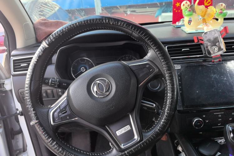 Used Dongfeng Fengon 580 2017 Revised Version 1.5T CVT Luxury Edition Steering Wheel