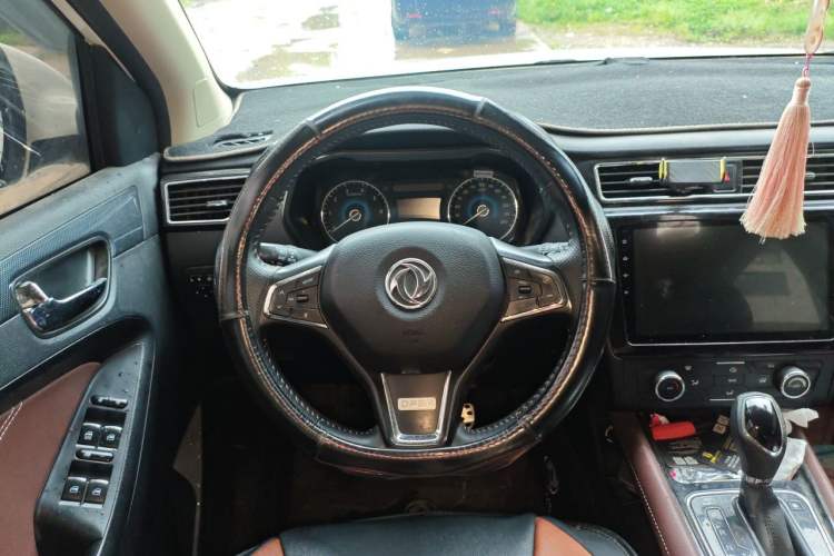 Used Dongfeng Fengon 580 2017 1.5T CVT Luxury Model Steering Wheel