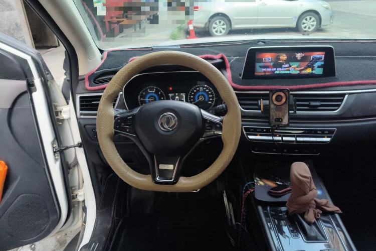 Used Dongfeng Fengon 580 2017 1.5T CVT Smart Connectivity Model Steering Wheel