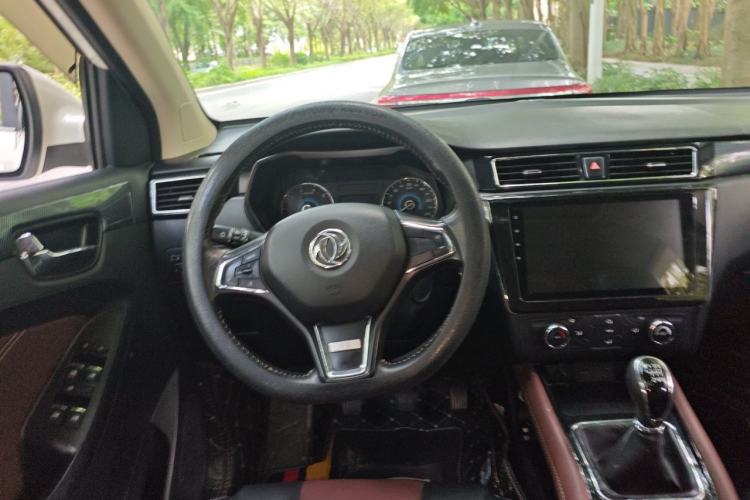 Used Dongfeng Fengon 580 2017 1.5T Manual Luxury Model Steering Wheel