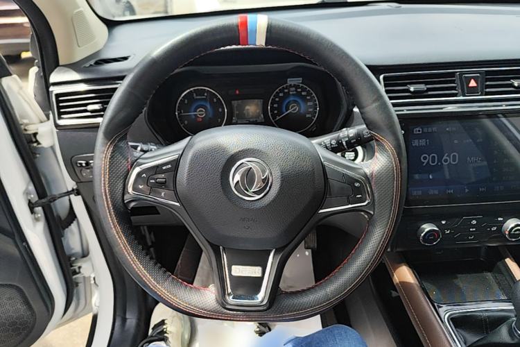 Used Dongfeng Fengon 580 2017 1.5T Manual Luxury Model Steering Wheel