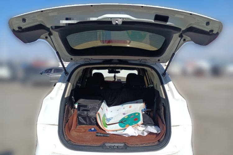 Used Dongfeng Fengon 580 2017 1.5T CVT Luxury Model Trunk