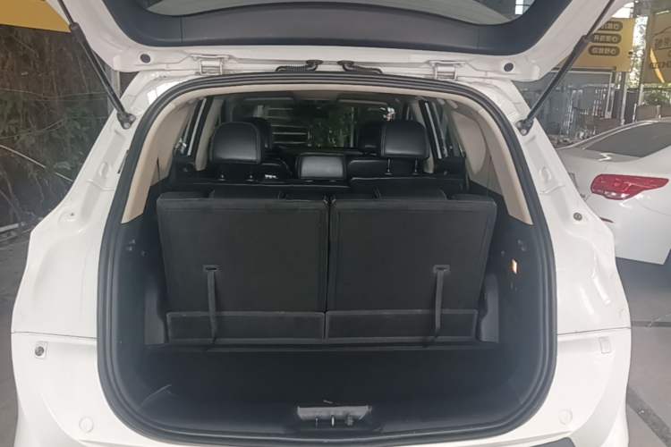 Used Dongfeng Fengon 580 2017 1.5T CVT Luxury Model Trunk