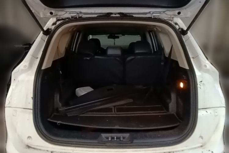 Used Dongfeng Fengon 580 2017 1.5T Manual Luxury Model Trunk