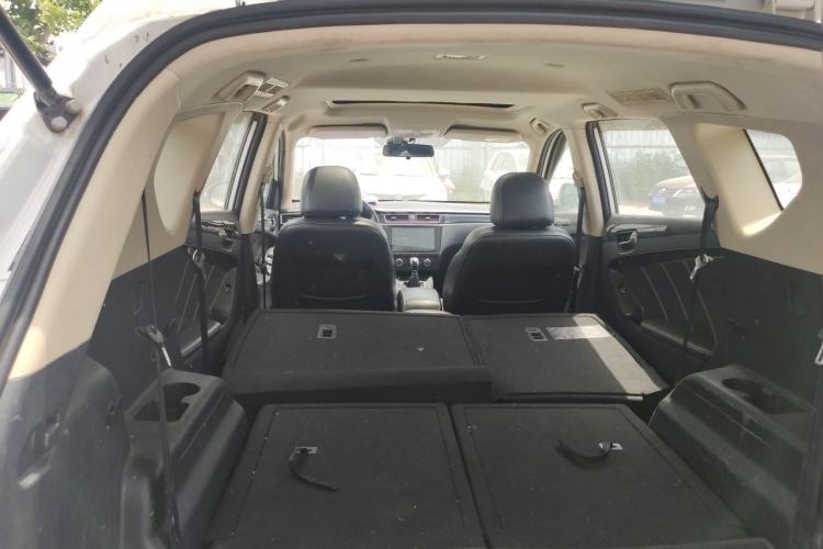 Used Dongfeng Fengon 580 2017 1.5T Manual Luxury Model Trunk