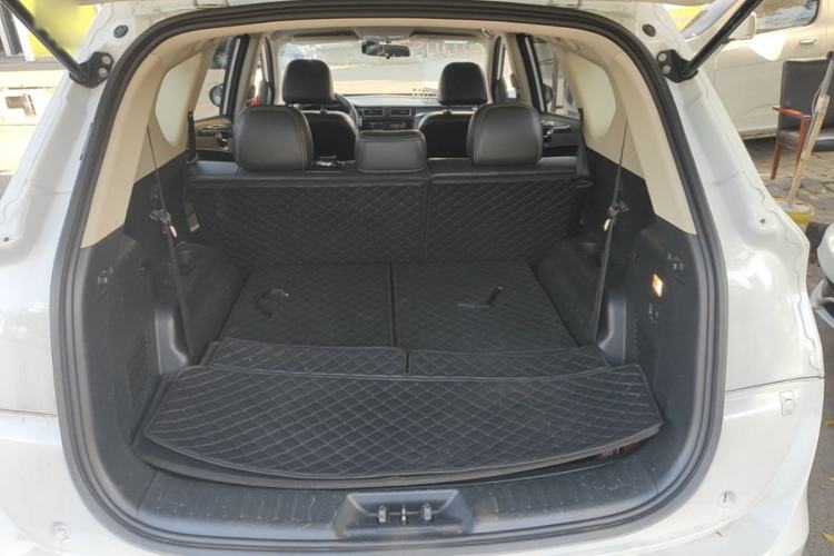 Used Dongfeng Fengon 580 2017 1.5T CVT Luxury Model Trunk