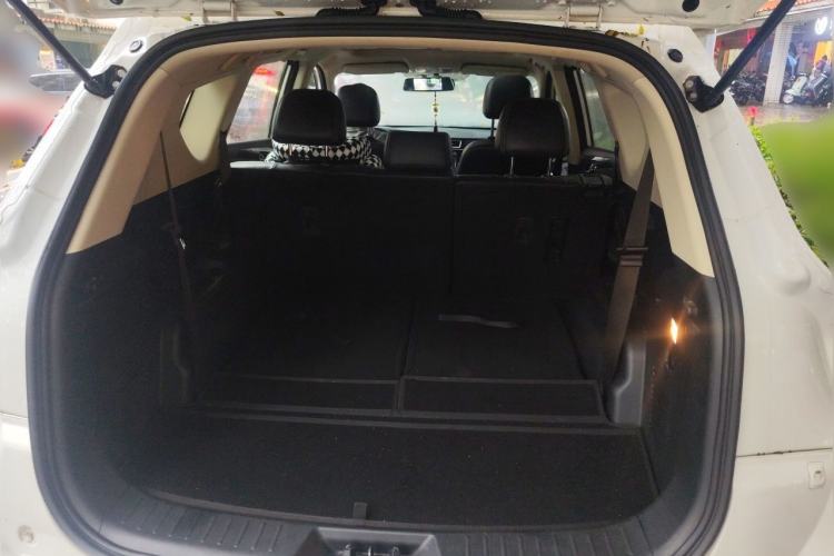 Used Dongfeng Fengon 580 2017 1.8L Manual Comfort Model Trunk
