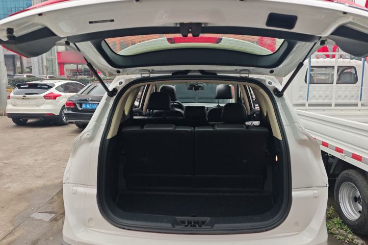 Used Dongfeng Fengon 580 2017 Revised Version 1.5T CVT Luxury Edition Trunk