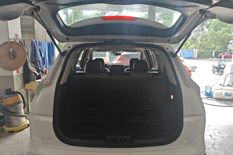 Used Dongfeng Fengon 580 2017 1.5T CVT Luxury Model Trunk