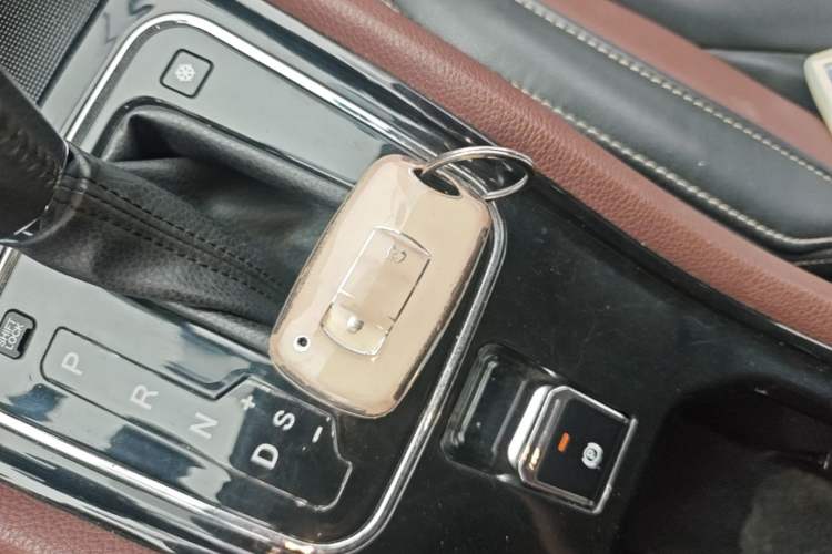 Used Dongfeng Fengon 580 2017 1.5T CVT Luxury Model Vehicle Key